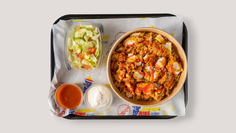daves hot chicken crispy wing basket serving